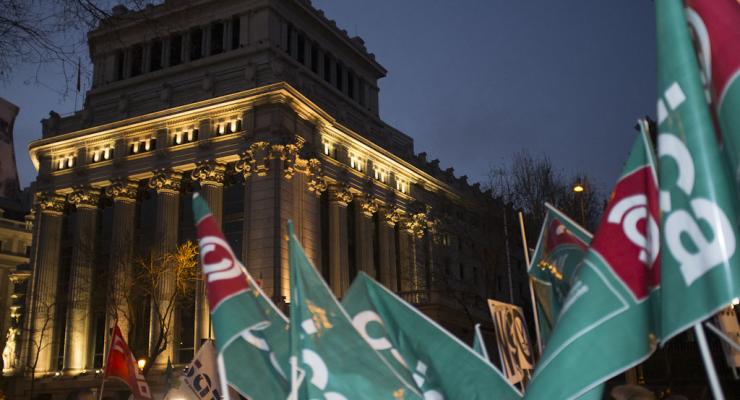 Los paros parciales convocados ayer por CSICA y el resto de representacin sindical en Bankia fueron secundados de manera masiva