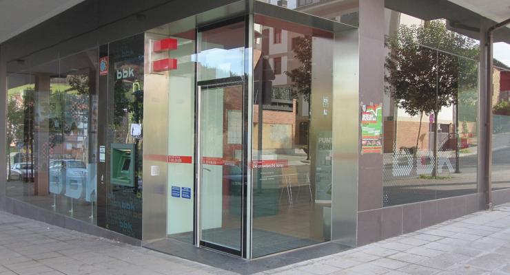 La firma del I Convenio Colectivo de Kutxabank, las negociaciones con Liberbak y el futuro de Novagalicia, temas destacados de la semana