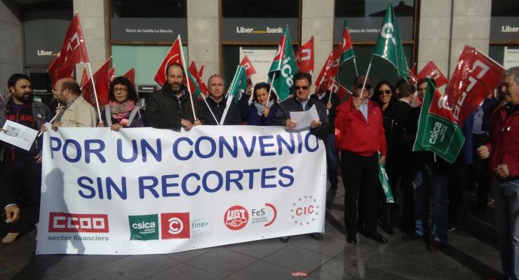 Movilizaciones 16-Octubre - ERE en Catalunya Banc - El futuro de la banca - Desigualdad 