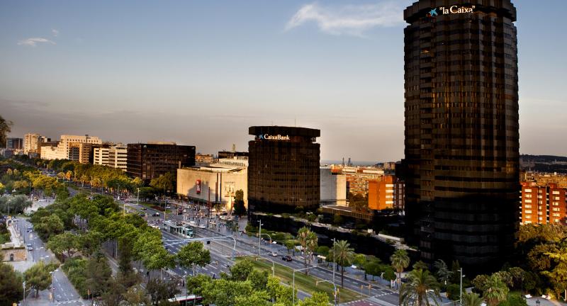 Se retiran los horarios especiales en Caixabank - Aprobado de la banca espaola en los test de estrs - La banca frente a un escenario adverso