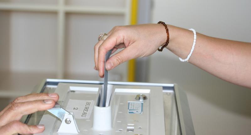 Das previos a las elecciones sindicales - La Audiencia Nacional desestima el recurso contra la adjudicacin de CatalunyaBanc - El BCE apuesta por fusiones bancarias en Europa