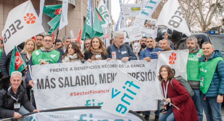 LAS PLANTILLAS DEL SECTOR FINANCIERO EXIGEN MEJORAS EN SUS CONDICIONES LABORALES