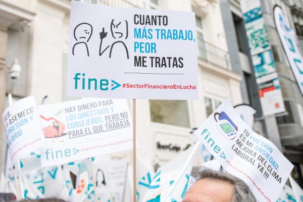 MANIFESTACION 8F POR LA RECUPERACIN SALARIAL Y LA MEJORA DEL CLIMA LABORAL